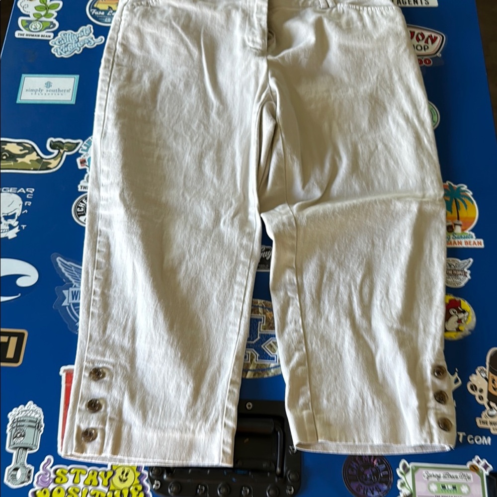 Counterparts Women's Size 8P White Capris